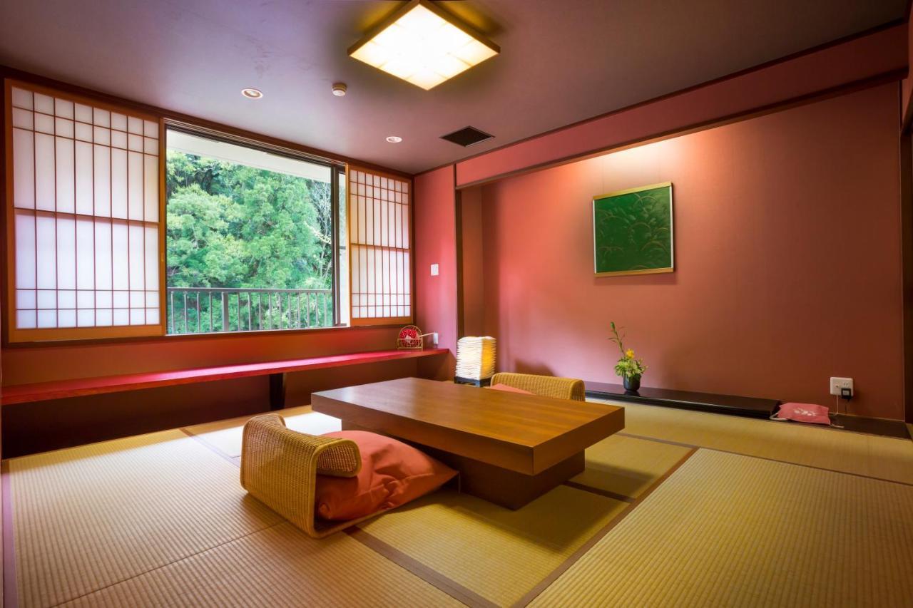 Ryokan Yamanakaonsen Ohanami Kyubei 4*
