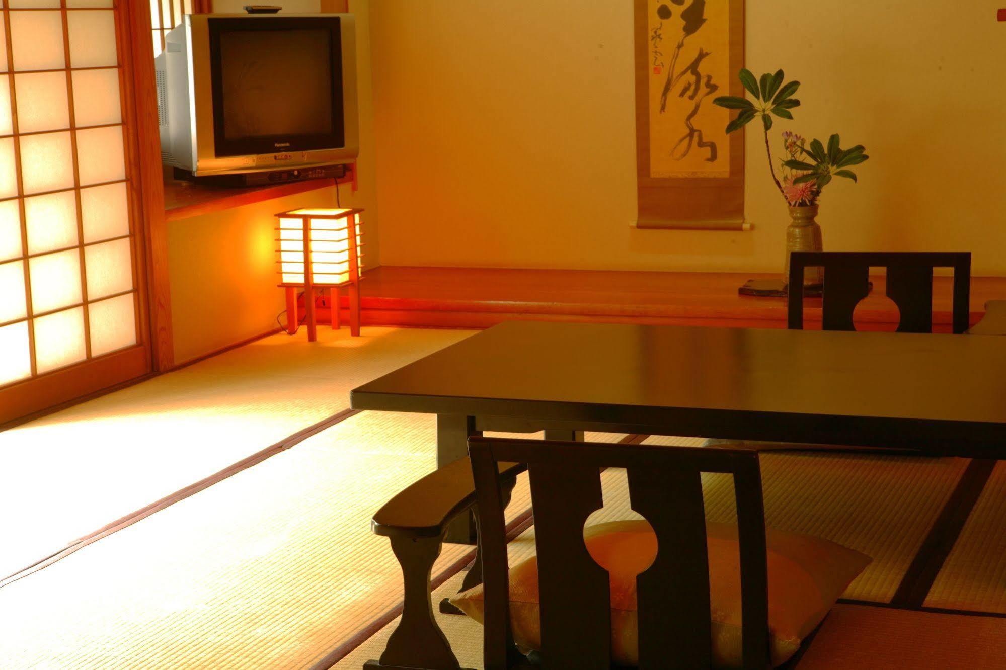 Yamanakaonsen Ohanami Kyubei Ryokan
